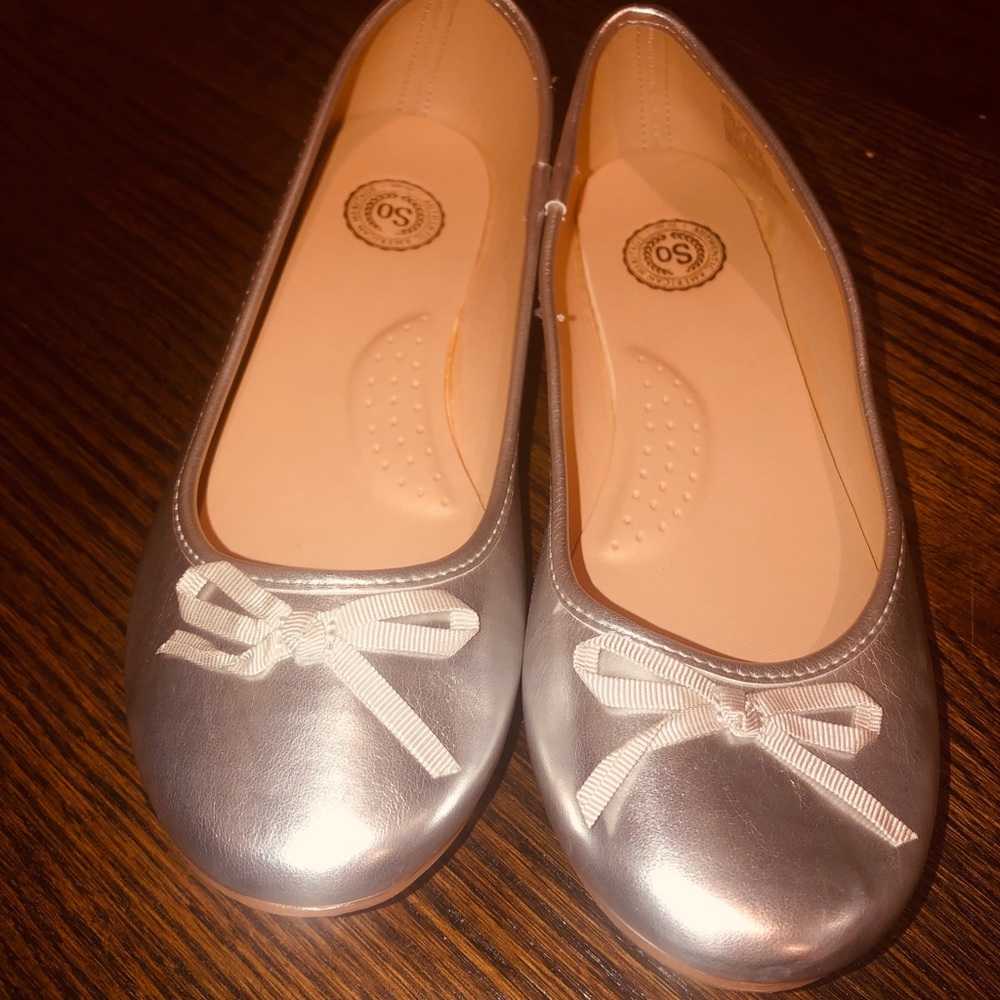 SO silver ballet flats girls size 4